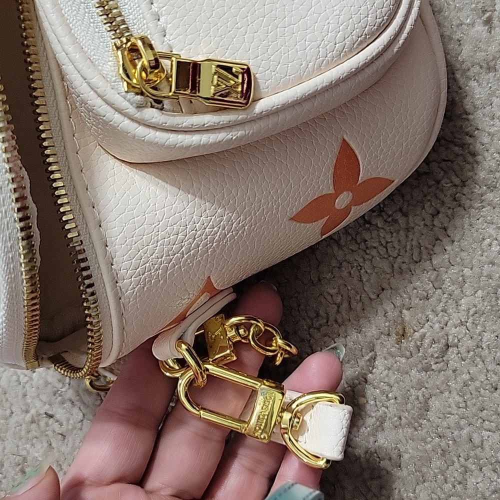 Fashion  Crossbody Bag in Cream and Orange - Picture 9 of 10